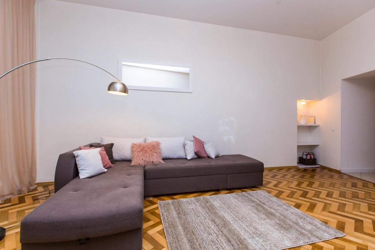 Miamo Apart Гнатюка 18 Lviv Buitenkant foto